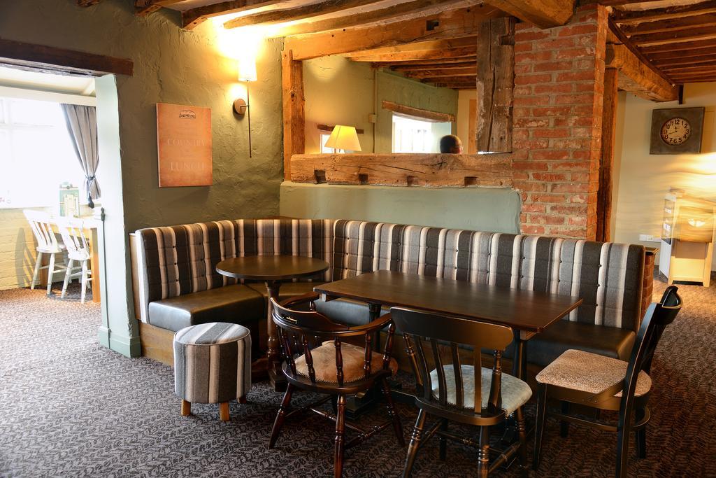 Unicorn, Gunthorpe By Marston'S Inns Lowdham Exterior photo
