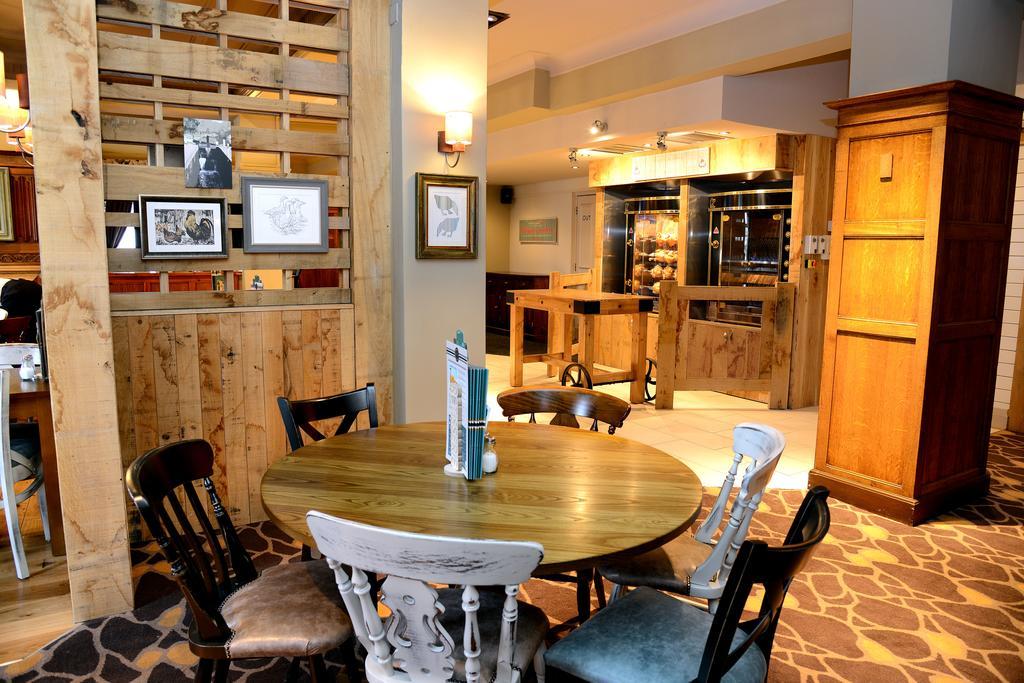 Unicorn, Gunthorpe By Marston'S Inns Lowdham Exterior photo