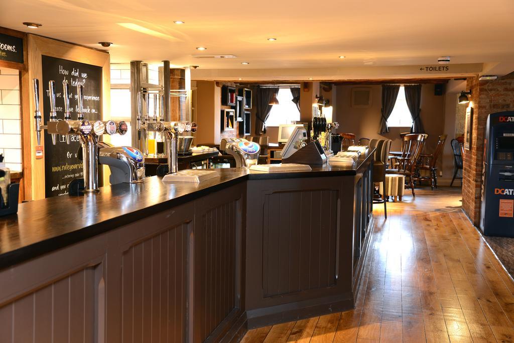 Unicorn, Gunthorpe By Marston'S Inns Lowdham Exterior photo
